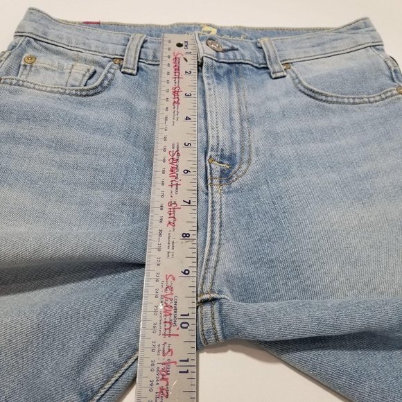 7 For All Mankind High Rise Waist Bermuda Short - Picture 9 of 10